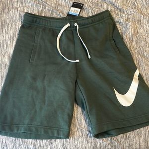 Nike men’s green sweat shorts NWT